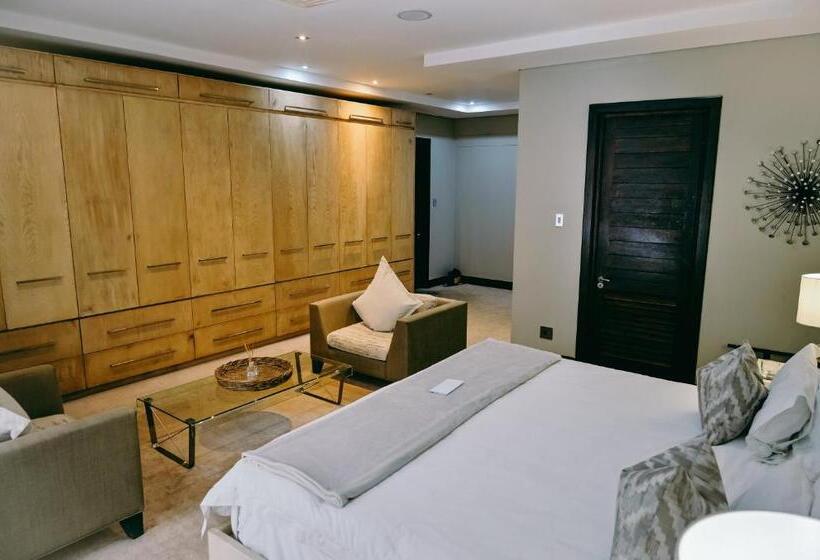 Люкс с Балконом, Tredenham Boutique