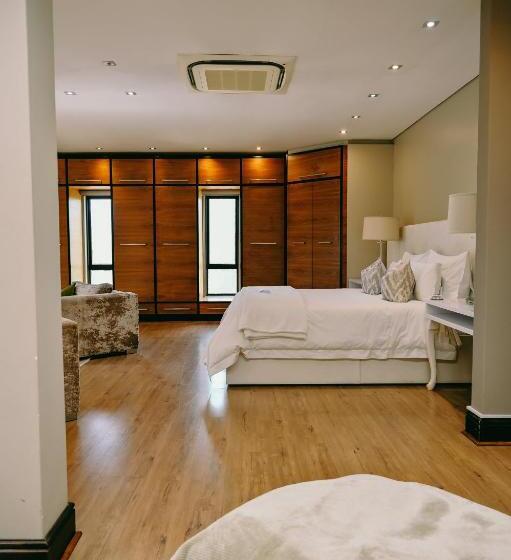 プレジデントスイートルーム, Tredenham Boutique