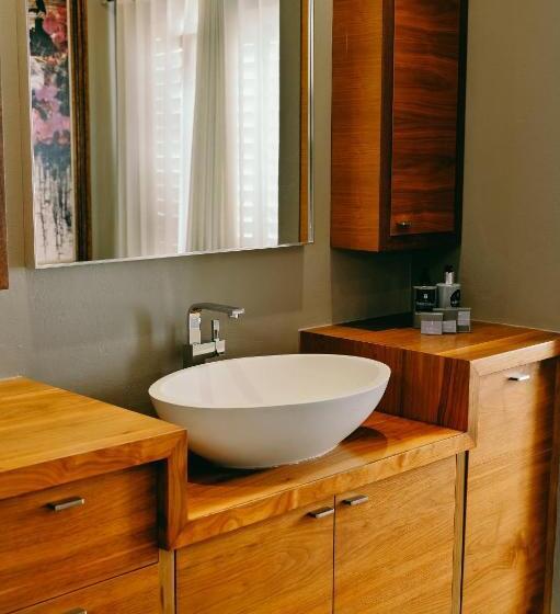 プレジデントスイートルーム, Tredenham Boutique