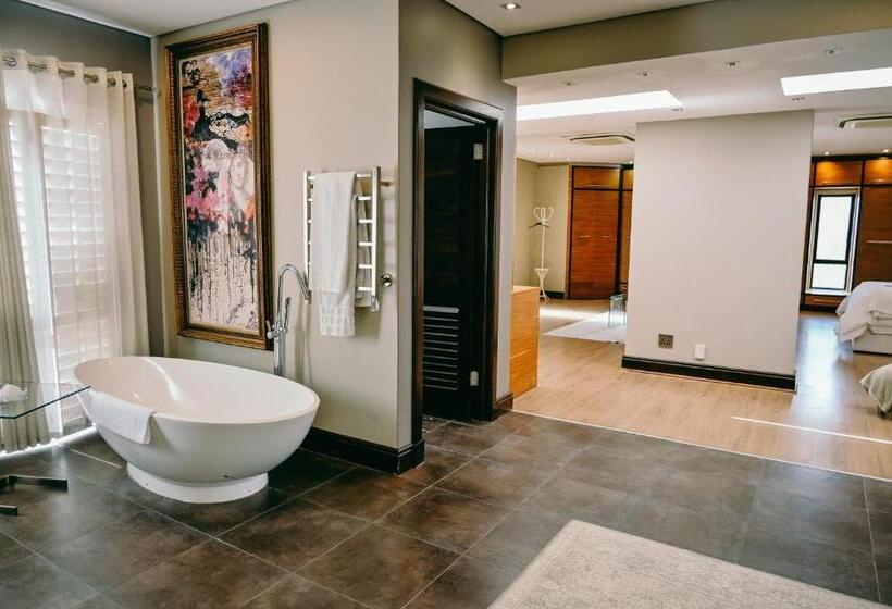 プレジデントスイートルーム, Tredenham Boutique