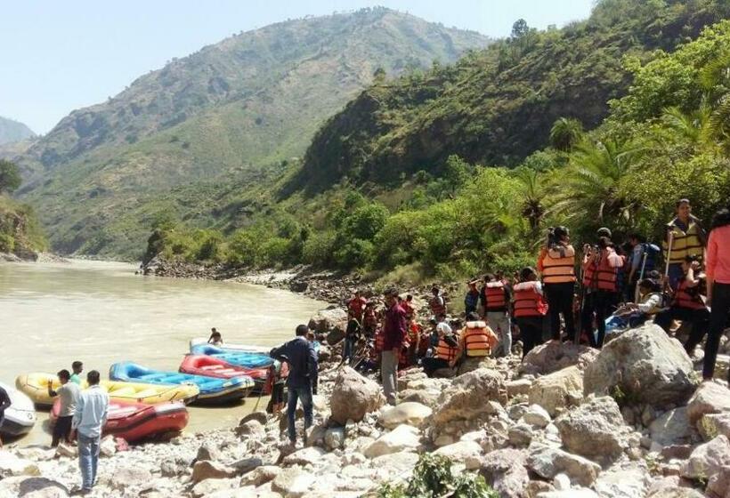 اتاق لوکس, Trimurti Pine Valley Resort