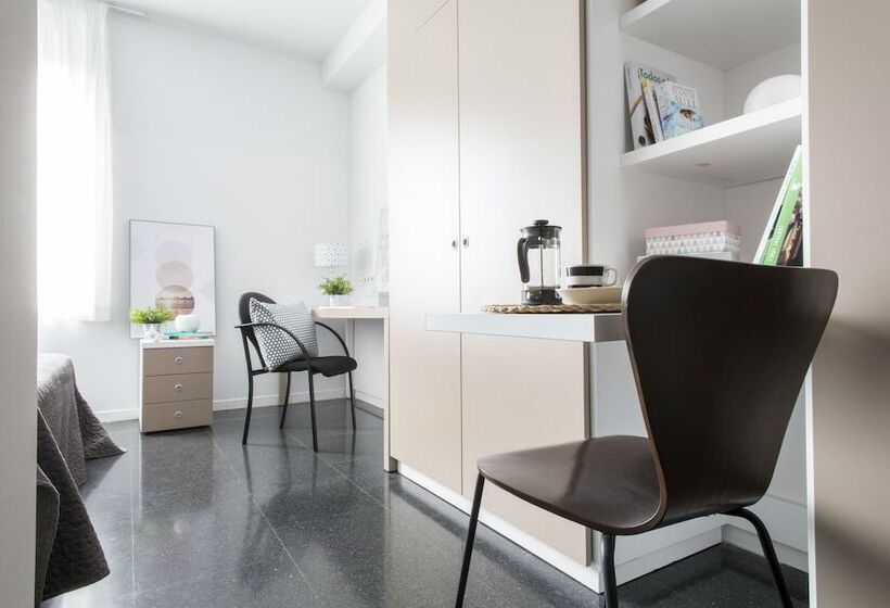 스탠다드 스튜디오, Residencia Universitaria Roberto De Nobili