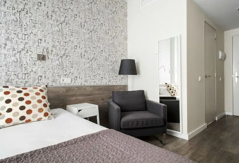 Executive-studio, Residencia Universitaria Roberto De Nobili