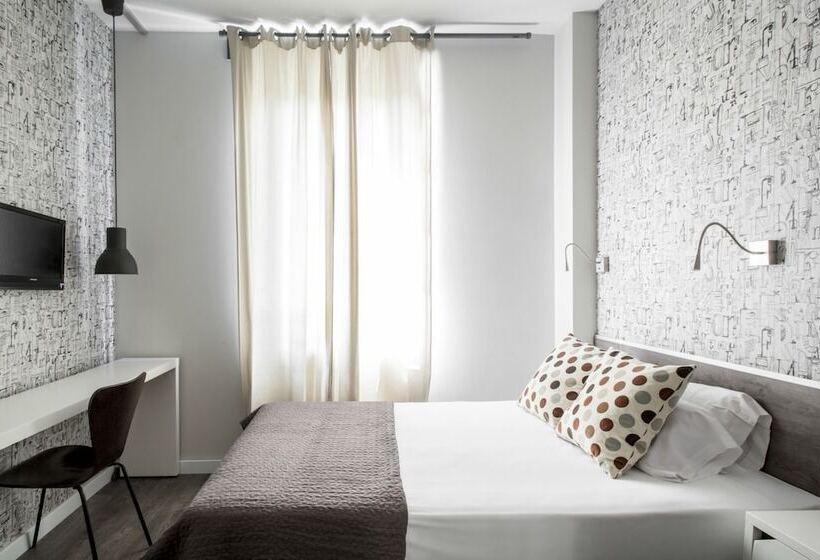 이그제큐티브 스튜디오, Residencia Universitaria Roberto De Nobili