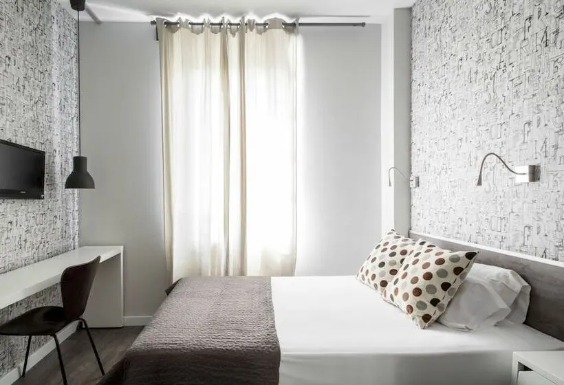Executive-studio, Residencia Universitaria Roberto De Nobili