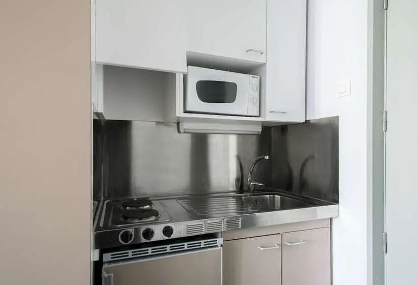 Basic-huone, Residencia Universitaria Roberto De Nobili