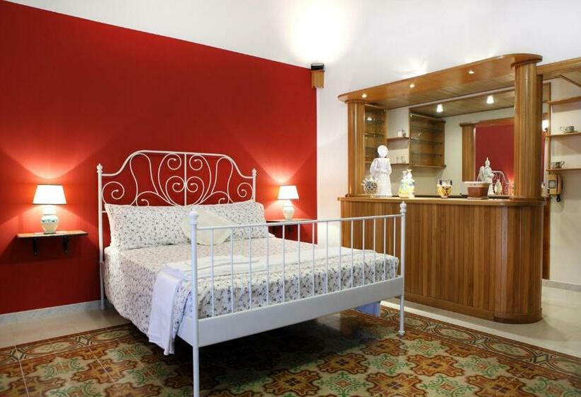 اتاق خانوادگی, B&b Maia House