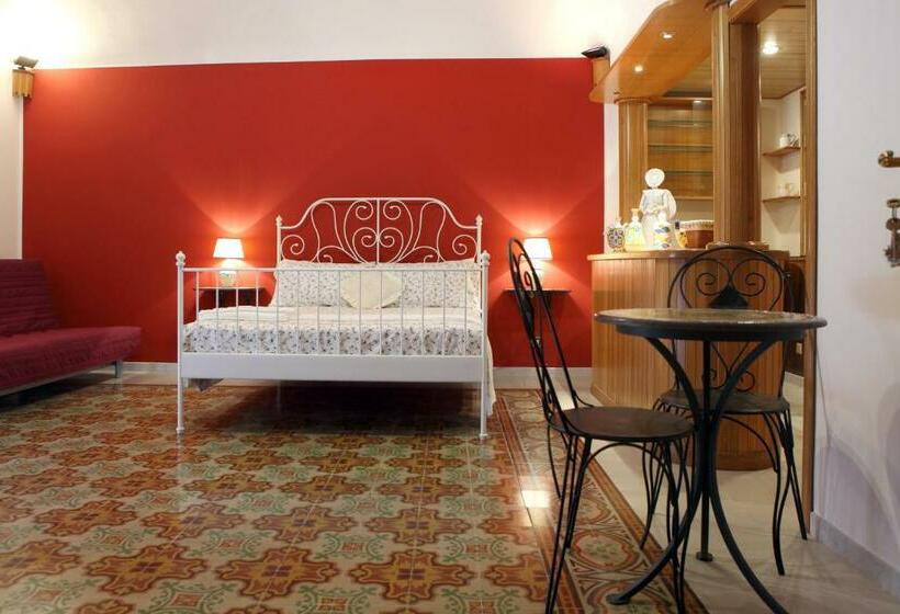 اتاق خانوادگی, B&b Maia House