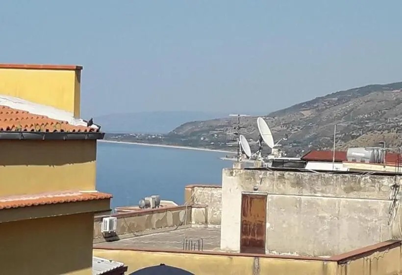 اتاق لوکس با چشمانداز شهر, B&b Maia House