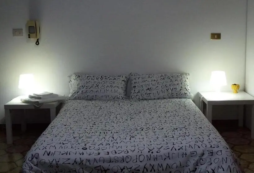 اتاق لوکس با چشمانداز شهر, B&b Maia House