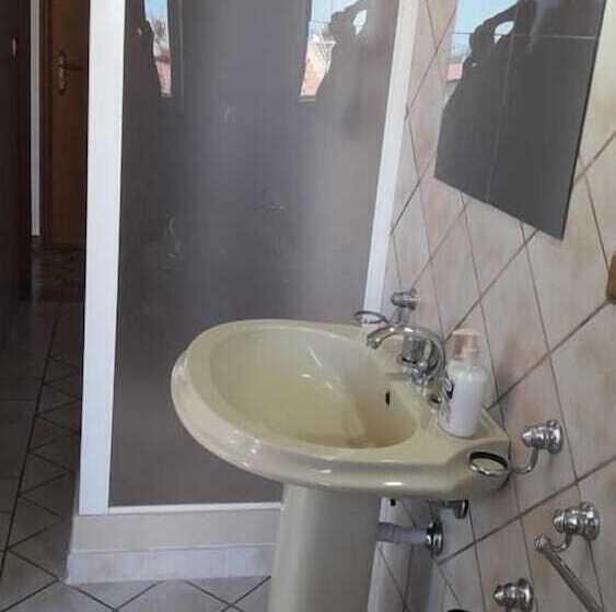 اتاق استاندارد سه نفره, B&b Maia House