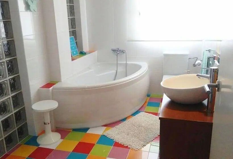 Standard Kolmen Hengen Huone, Habitacions Sant Pere Claver
