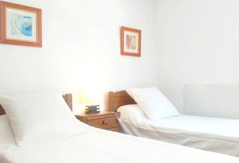 Номер Стандарт Трехместный, Habitacions Sant Pere Claver