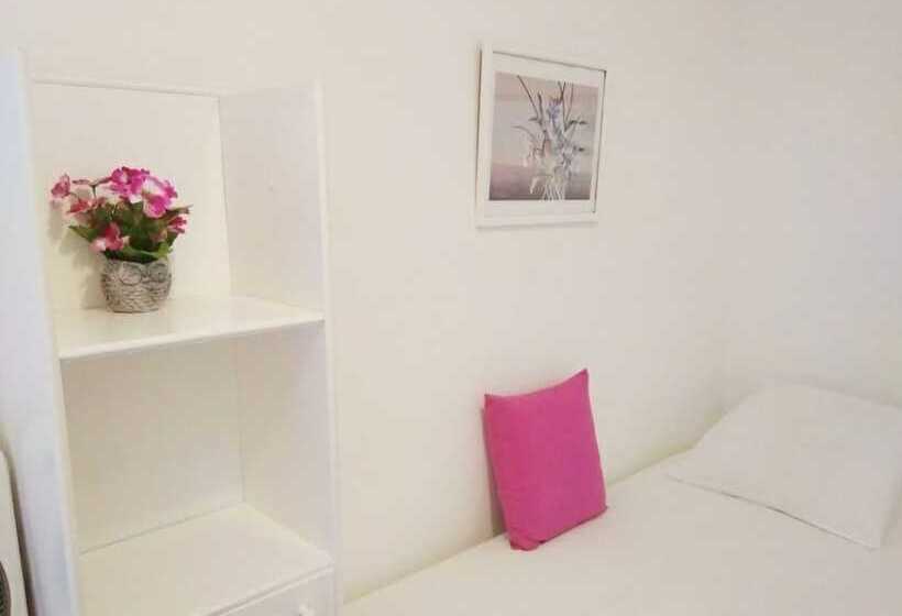 Трехместный Номер Классика, Habitacions Sant Pere Claver