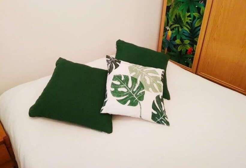 Трехместный Номер Классика, Habitacions Sant Pere Claver