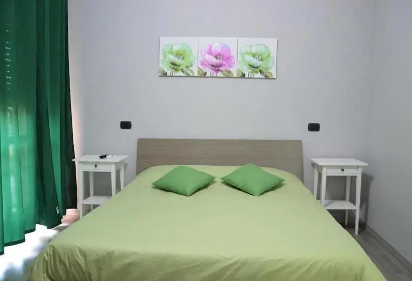 اتاق لوکس, Iris Inn