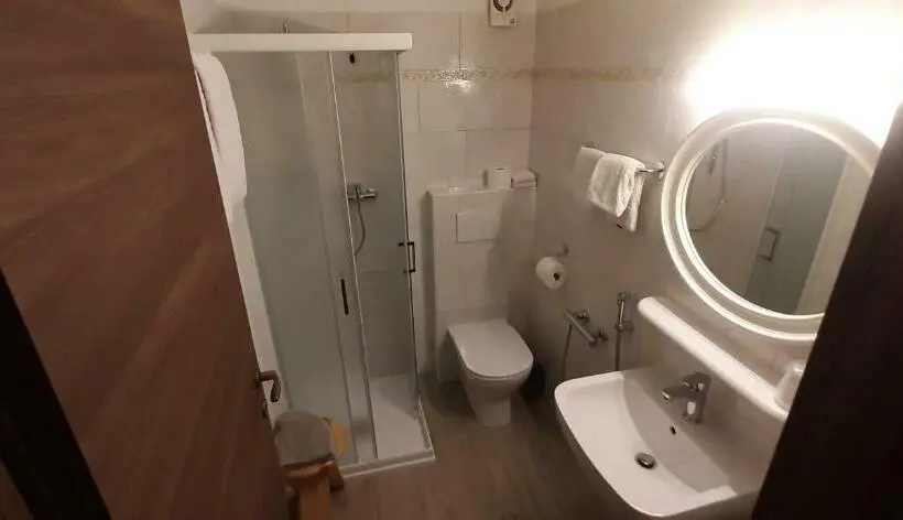 Standard-huone Järvinäkymä, Albergo Alle Fasse