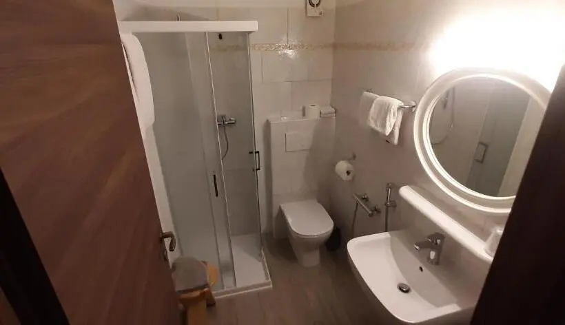 Standard Yhden Hengen Huone, Albergo Alle Fasse