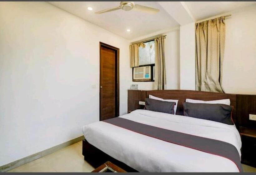 标准三人间, Aravali Inn