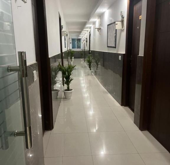 带大床的高级房间, Aravali Inn