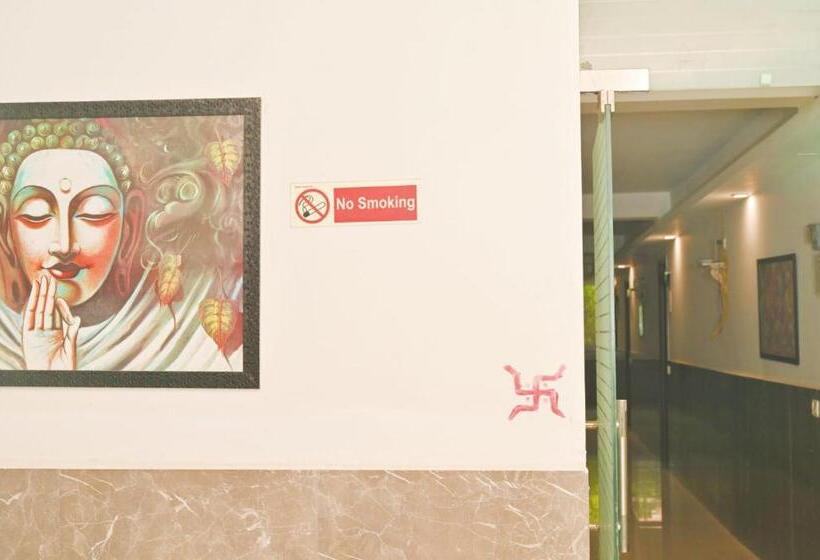 带大床的高级房间, Aravali Inn