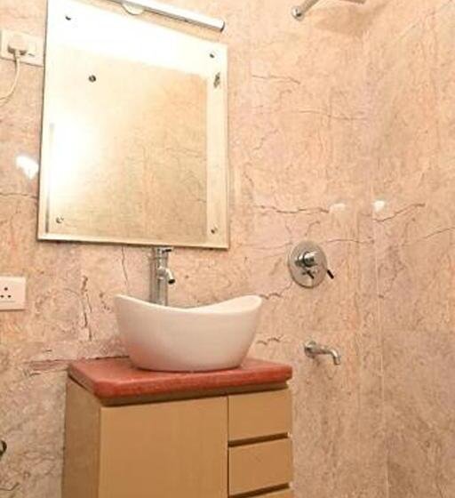 带大床的高级房间, Aravali Inn