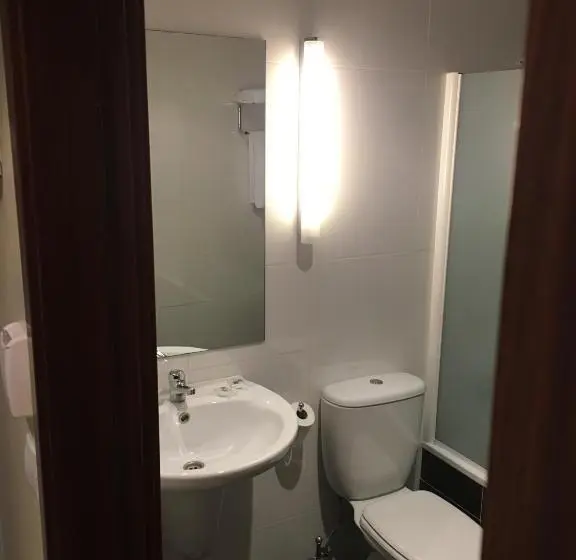 身障者適用スタンダードルーム, Area De Servicio Los Chopos
