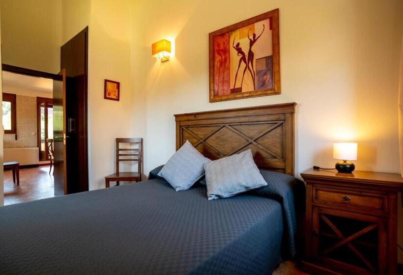 Апартаменты 3 Спальни, Hostal El Guerrer