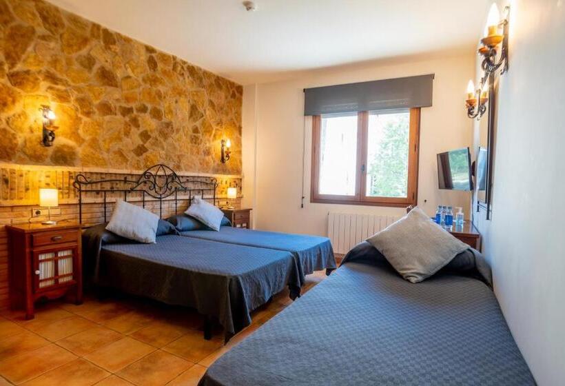 Номер Стандарт Трехместный, Hostal El Guerrer