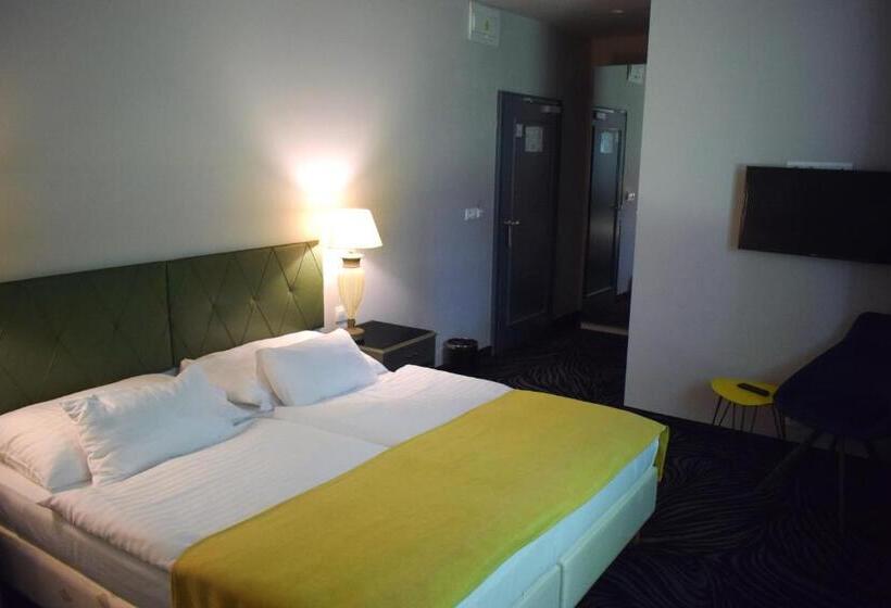 سوئیت جونیور خانوادگی, Parkhotel Carlsbad Inn