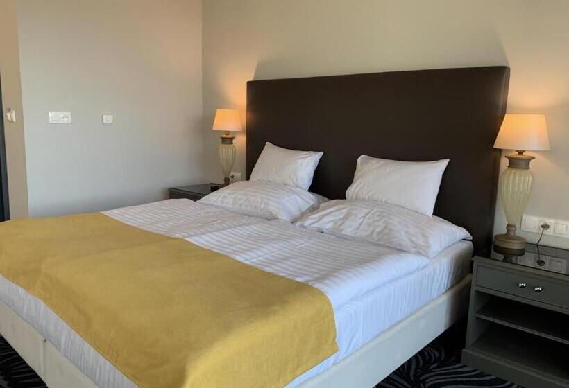 اتاق لوکس با بالکن, Parkhotel Carlsbad Inn