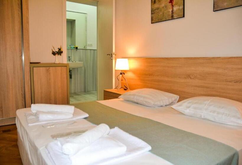 اتاق استاندارد یک تخته با بالکن, Piccolo Casa Bella