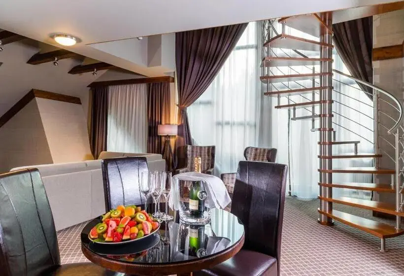 Deluxe-huoneisto 2 Makuuhuonetta, Pošta