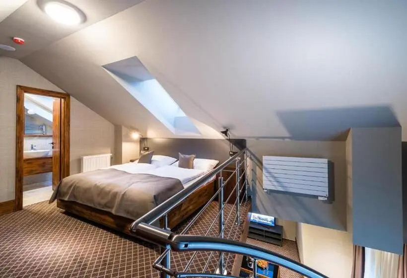 Deluxe-huoneisto 2 Makuuhuonetta, Pošta