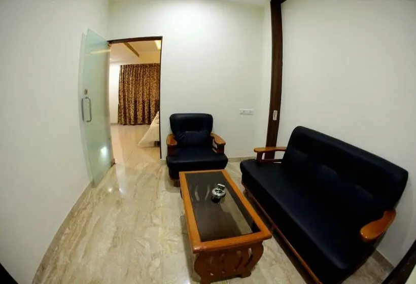スイート, Rathna Residency