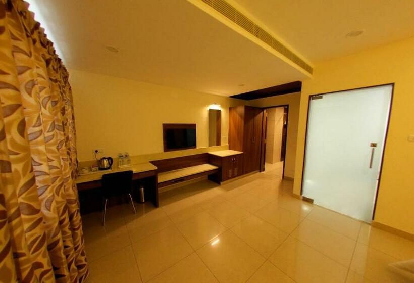 סוויטה, Rathna Residency