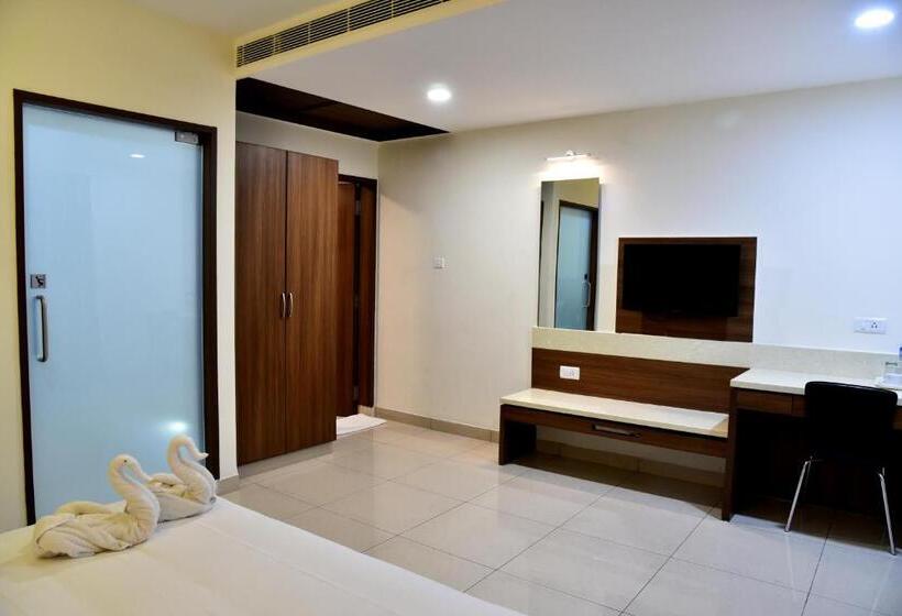 סוויטה, Rathna Residency