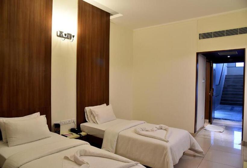 חדר סטנדרט יחיד, Rathna Residency