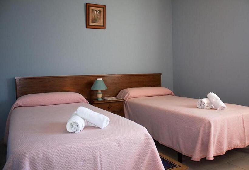 4인용 스탠다드 룸, Royal Iii