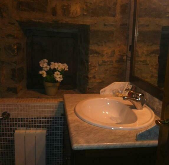 标准间, Villa Románica