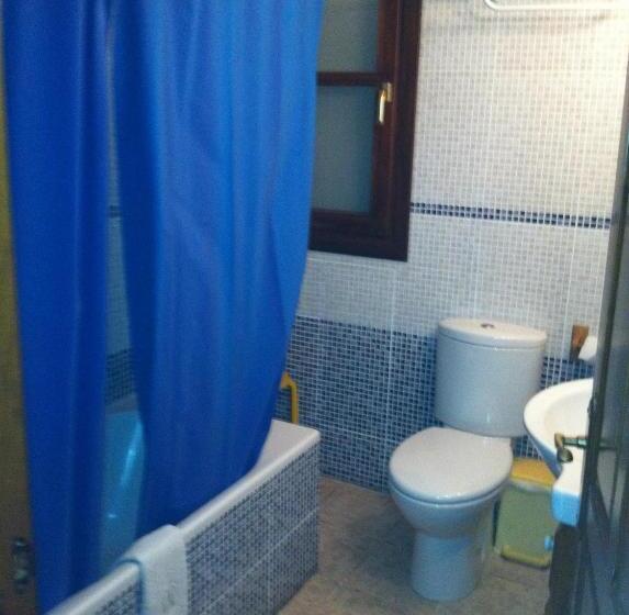 标准三人间, Villa Románica