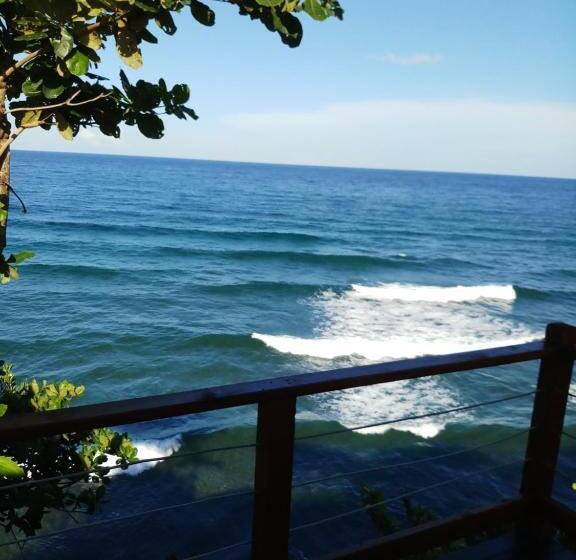 کلبه ییلاقی, The Sea Cliff Hotel Resort & Spa