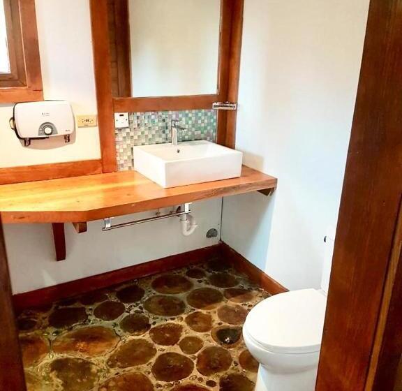 کلبه ییلاقی, The Sea Cliff Hotel Resort & Spa