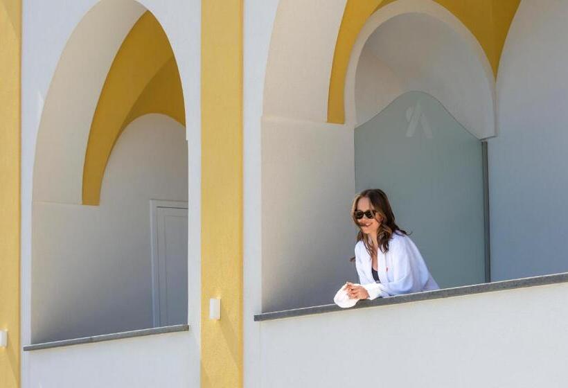 חדר דלוקס עם מרפסת נוף לים, Albadamare Boutique