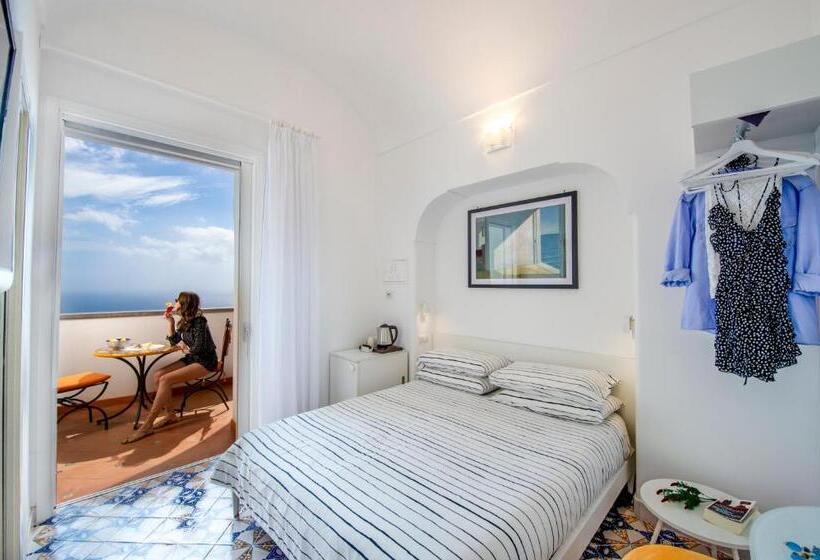 חדר דלוקס עם מרפסת נוף לים, Albadamare Boutique