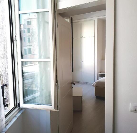 수피리어 룸, Alberica10