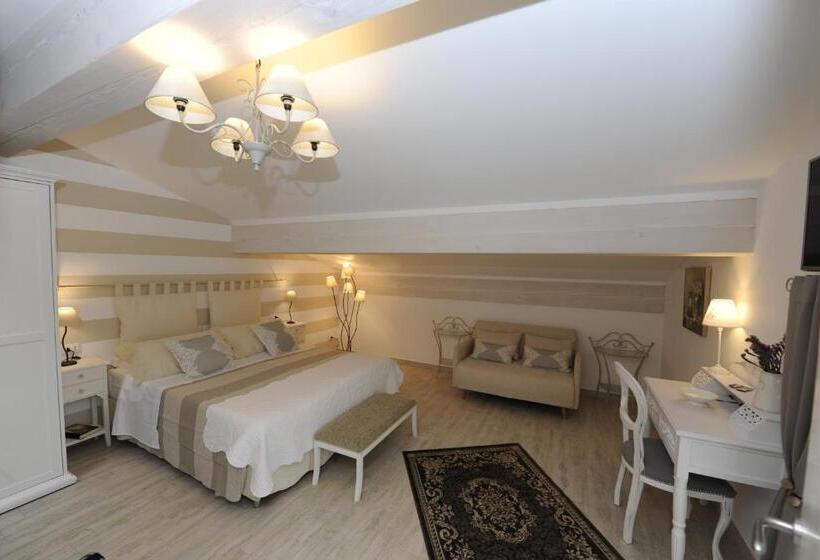 标准间, Corte Caselle