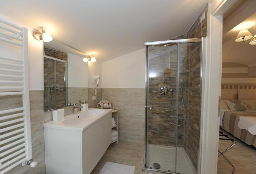 标准间, Corte Caselle