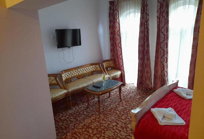 شقة ديلوكس غرفة واحدة, Pensiunea Crown Royal