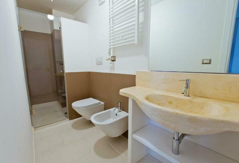 غرفة قياسية, La Loggetta